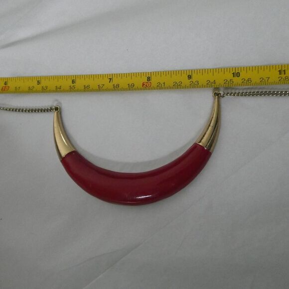 Vintage Gold Tone Red Statement Bib Necklace Enamel Bar Minimalist Art Deco Mod - Picture 8 of 9